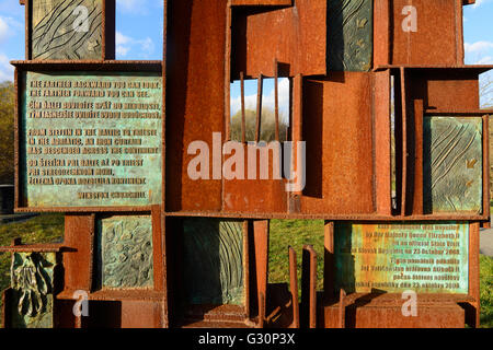 Rideau de fer Monument ' ' à l'embouchure de la March dans le Danube, Bratislava, Slovaquie, , , (Presbourg) Banque D'Images