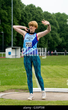 Athlétisme Master UK. Lancer du poids de la femme. Banque D'Images