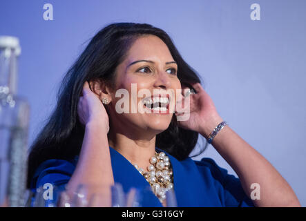 Priti Patel, ministre de l'emploi,lors d'un événement soutenir "Voter laisser' dans l'Union européenne référendum le 23 juin Banque D'Images