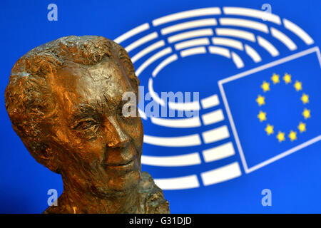 Strasbourg, France, buste de Louise Weiss dans le Parlement européen Banque D'Images
