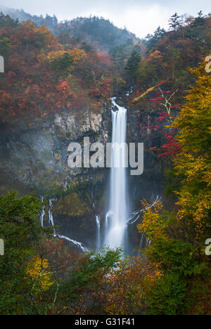 La cascade de Kegon au cours de l'automne, Nikko, Japon. Banque D'Images