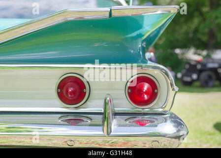 Détail de la nageoire arrière et feux arrière d'une Chevrolet Bel Air 1960 voiture décapotable. Banque D'Images