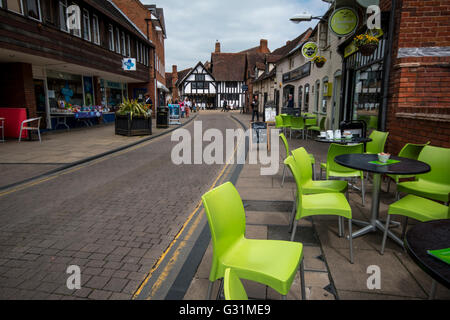 Salon de thé de la chaussée piétonne boulangerie sur meer Road, Stratford-upon-Avon, Warwickshire, Angleterre, Royaume-Uni Banque D'Images