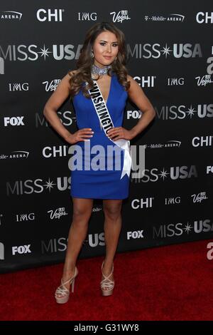 Las Vegas, NV, USA. 5 juin, 2016. Mlle Washington USA, Kelsey Schmidt à arrivés pour la Miss USA 2016 Tapis Rouge - Partie 1, T-Mobile Arena, Las Vegas, NV, le 5 juin 2016. Credit : James Atoa/Everett Collection/Alamy Live News Banque D'Images