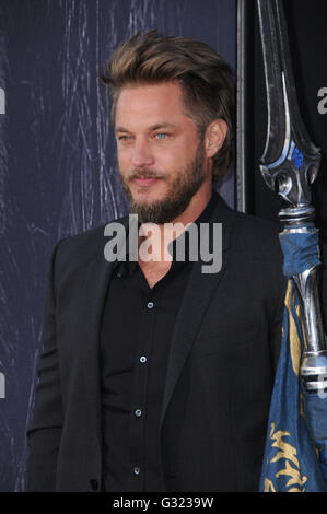 Hollywood, CA, USA. 6 juin, 2016. 06 juin 2016 - Hollywood, Californie - Travis Fimmel. Arrivés pour la premiere de Legendary Pictures et Universal Pictures' ''Warcraft'' tenue à l'IMAX Théâtre chinois de Grauman. Crédit photo : Birdie Thompson/AdMedia Crédit : Birdie Thompson/AdMedia/ZUMA/Alamy Fil Live News Banque D'Images