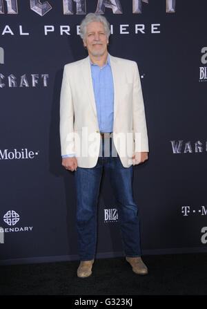 Hollywood, CA, USA. 6 juin, 2016. 06 juin 2016 - Hollywood, Californie - Clancy Brown. Arrivés pour la premiere de Legendary Pictures et Universal Pictures' ''Warcraft'' tenue à l'IMAX Théâtre chinois de Grauman. Crédit photo : Birdie Thompson/AdMedia Crédit : Birdie Thompson/AdMedia/ZUMA/Alamy Fil Live News Banque D'Images