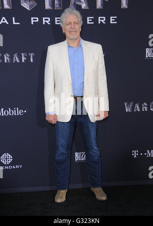 Hollywood, CA, USA. 6 juin, 2016. 06 juin 2016 - Hollywood, Californie - Clancy Brown. Arrivés pour la premiere de Legendary Pictures et Universal Pictures' ''Warcraft'' tenue à l'IMAX Théâtre chinois de Grauman. Crédit photo : Birdie Thompson/AdMedia Crédit : Birdie Thompson/AdMedia/ZUMA/Alamy Fil Live News Banque D'Images