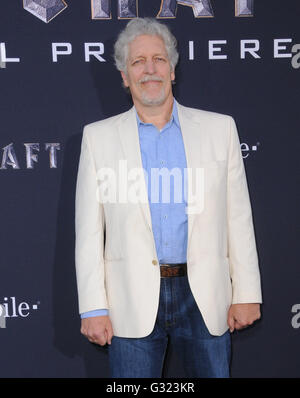 Hollywood, CA, USA. 6 juin, 2016. 06 juin 2016 - Hollywood, Californie - Clancy Brown. Arrivés pour la premiere de Legendary Pictures et Universal Pictures' ''Warcraft'' tenue à l'IMAX Théâtre chinois de Grauman. Crédit photo : Birdie Thompson/AdMedia Crédit : Birdie Thompson/AdMedia/ZUMA/Alamy Fil Live News Banque D'Images