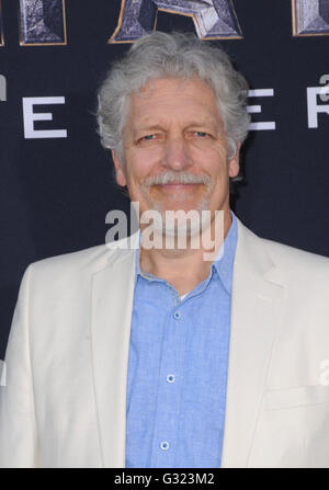 Hollywood, CA, USA. 6 juin, 2016. 06 juin 2016 - Hollywood, Californie - Clancy Brown. Arrivés pour la premiere de Legendary Pictures et Universal Pictures' ''Warcraft'' tenue à l'IMAX Théâtre chinois de Grauman. Crédit photo : Birdie Thompson/AdMedia Crédit : Birdie Thompson/AdMedia/ZUMA/Alamy Fil Live News Banque D'Images