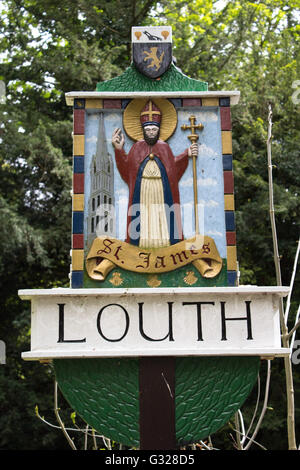 L'affichage à l'entrée de Louth, jumelée à La Ferté Bernard. Les signes sont à la jonction de Westgate et St Mary's Lane. Banque D'Images