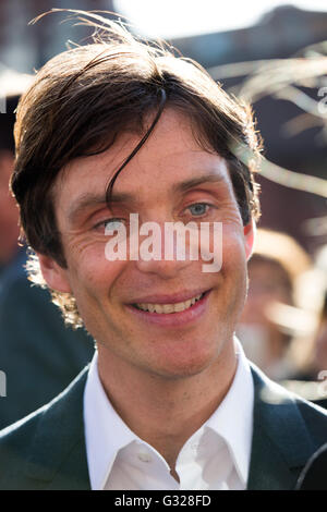 Cillian Murphy qui joue Tommy Shelby dans pointu oeillères, lors de la première de trois séries à la boîte aux lettres à Birmingham Banque D'Images