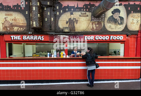Snack-bar à l'intérieur du marché Barrowland Barras dans Gallowgate East End de Glasgow Royaume-Uni Banque D'Images