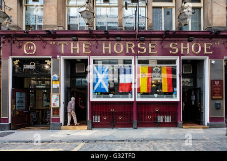 L'extérieur du célèbre Horseshoe Bar à Glasgow, Ecosse, Royaume-Uni Banque D'Images