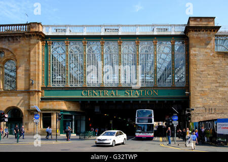 Vue de pont de chemin de fer dans l'Argyll Street à la gare centrale communément connu sous le nom de Highland Homme;'s parapluie dans Glasgow United king Banque D'Images