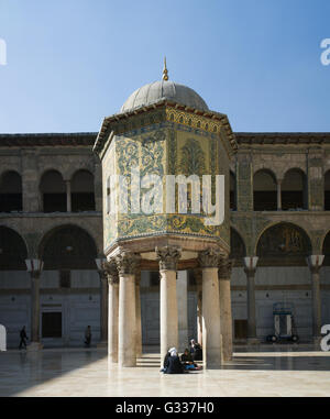 Le dôme de la trésorerie. La Mosquée des Omeyyades à Damas Banque D'Images