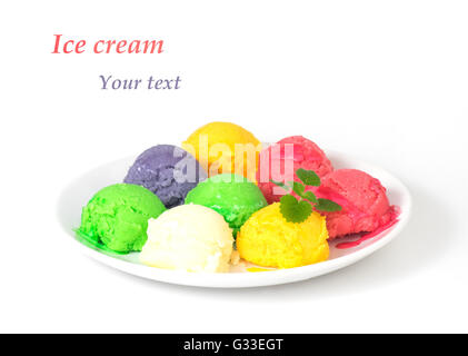 Des fruits délicieux sorbet glace isolated on white Banque D'Images