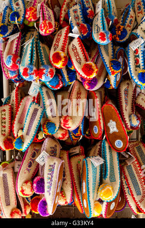 Chaussons en laine traditionnel pour la vente, la vieille ville de Corfou, Corfou, Grèce Banque D'Images