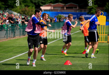 L'Irlande du Nord Kyle Lafferty pendant une session de formation au Parc de Montchervet, Saint-Georges-de-Reneins. Banque D'Images