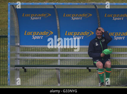 République d'Irlande l'entraîneur adjoint, Roy Keane lors d'une session de formation à l'échelle nationale Sports à Abbotstown, Dublin. Banque D'Images