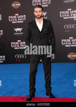 Celebriteis assister à la première mondiale de 'Captain America : Guerre Civile" au Kodak Theater à Hollywood. Avec : Guest Où : Los Angeles, California, United States Quand : 12 Avr 2016 Banque D'Images