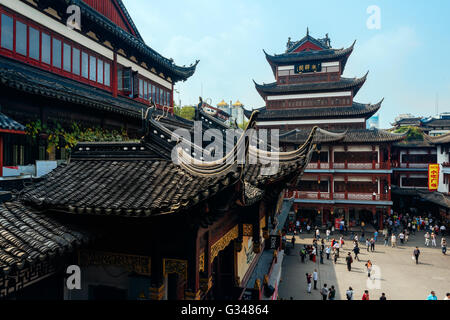 Shanghai, Chine - 16 octobre 2015 : l'architecture chinoise traditionnelle dans le Jardin Yuyuan. Banque D'Images