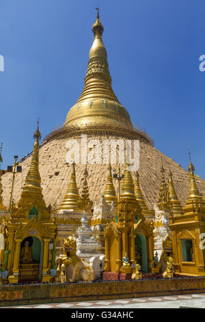 La pagode Shwedagon, l'un des bâtiments les plus célèbres de l'homme au Myanmar, Yangon, Myanmar Yangoon, Birmanie, Birmanie, Asie du Sud, Asie Banque D'Images