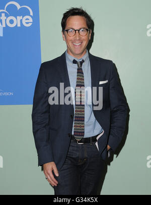 Hollywood, CA, USA. 7 juin, 2016. Dan Bucatinsky. Arrivées de NBC's ''Superstore'' FYC @ UBC comedy série tenue à l'UCB Sunset Theater. Credit : Birdie Thompson/AdMedia/ZUMA/Alamy Fil Live News Banque D'Images