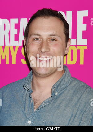 Los Angeles, Californie. 6 juin, 2016. HOLLYWOOD, CA - 06 juin : l'Acteur Mike Carlsen assiste à un panneau pour votre considération pour le spectacle 'incassable Kimmy Schmidt' de UCB Sunset Theater le 6 juin 2016 à Los Angeles, Californie. | Verwendung weltweit © dpa/Alamy Live News Banque D'Images