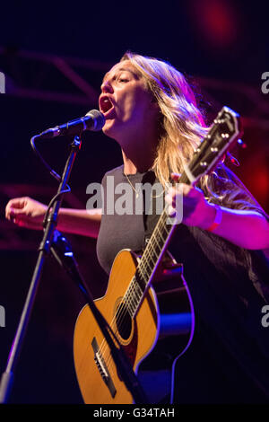 Milan Italie. 07Th juin 2016. La chanteuse Elisabeth Corrin Maurus connu sur scène comme LISSIE effectuer en direct sur scène à Carroponte pour présenter son album 'My Wild West' Credit : Rodolfo Sassano/Alamy Live News Banque D'Images