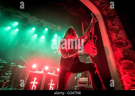 Toronto, Ontario, Canada. 6 juin, 2016. Le groupe de heavy metal américain Devildriver a effectué un show à Opera House à Toronto. Les membres de la bande : MIKE SPREITZER, DEZ FAFARA, NEAL TIEMANN, AUSTIN D'AMOND, Diego Ibarra © Igor Vidyashev/ZUMA/Alamy Fil Live News Banque D'Images