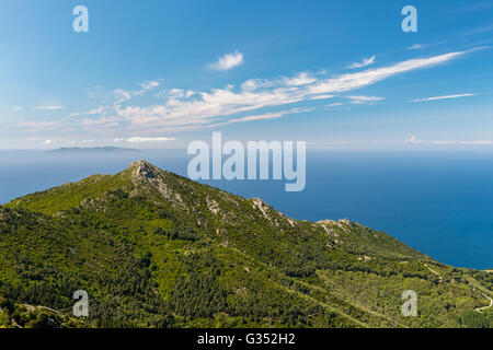 Vue sur le mont Giove, Parc National de l'archipel toscan, l'île d'Elbe, Livourne, Toscane, Italie Banque D'Images