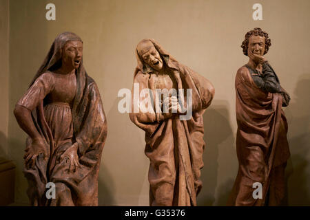 Statues en terre cuite du sculpteur du début de la Renaissance par Niccolo dell'Arca, au sanctuaire de Santa Maria della Vita, Bologne en Italie. Banque D'Images