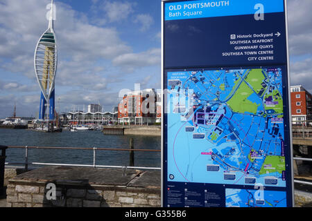 Vieux Portsmouth Harbour et la carte dans le Hampshire England Uk Banque D'Images
