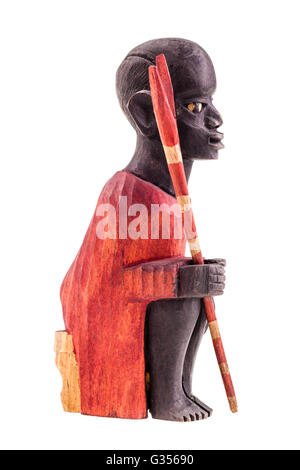 Un kenya en bois figurine guerrier isolé sur fond blanc Banque D'Images