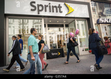 Un magasin à Herald Square à New York le jeudi 2 juin 2016. (© Richard B. Levine) Banque D'Images