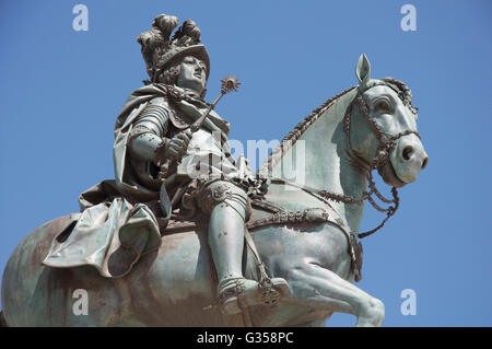 Monarchie portugaise. Jusqu'à la grande statue équestre en bronze de José 1er. Roi du Portugal à partir de 1750 jusqu'à 1777. Praça do Comércio, Lisbonne. Banque D'Images