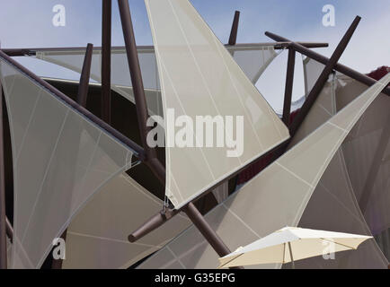 MILAN, ITALIE - 29 juin 2016 : de l'architecture les voiles du Koweït pavillon à l'Exposition universelle de Milan le 29 juin Banque D'Images