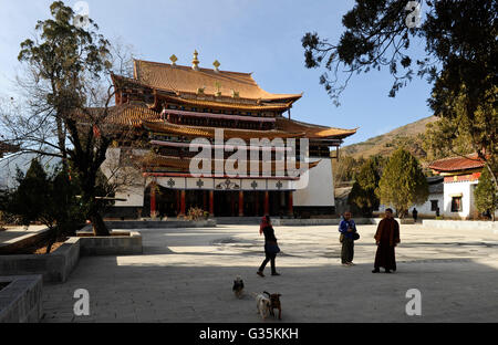 Chine Yunnan, Yongningxiang, Temple du Lama bouddhiste, cette région est le foyer de la minorité ethnique Mosuo qui sont bouddhistes / Chine Yunnan, Yongningxiang buddhistischer, Lama Tempel, cette région est Heimat der ethnischen Minderheit Mosuo Mosuo, die sind Buddhisten Banque D'Images