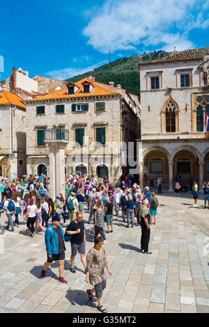 Place Luza, avec la colonne d'Orlando, Grad, la vieille ville, Dubrovnik, Dalmatie, Croatie Banque D'Images