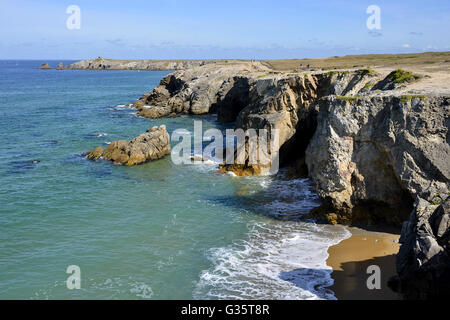 Rocky côte sauvage de la presqu'île de Quiberon, dans le morbihan en Bretagne dans le nord-ouest de la France Banque D'Images