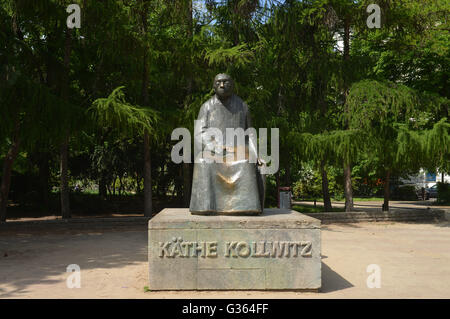 Kaethe-Kollwitz-Denkmal, Kollwitzplatz, Prenzlauer Berg, Berlin, Deutschland / Käthe-Kollwitz-Denkmal Banque D'Images