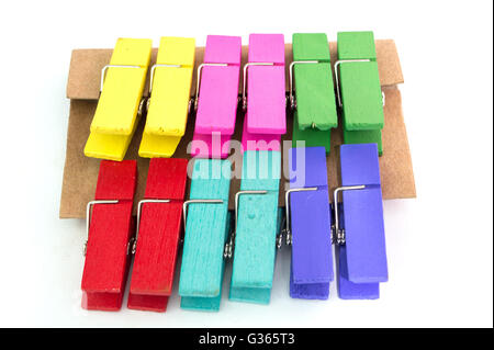 Colorés Clothespin isolé sur fond blanc Banque D'Images