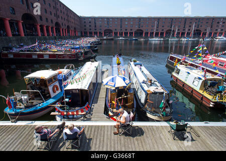 L'Albert Dock, photographié lors de la Mersey River Festival, au bord de l'eau, à Liverpool, Merseyside. Banque D'Images