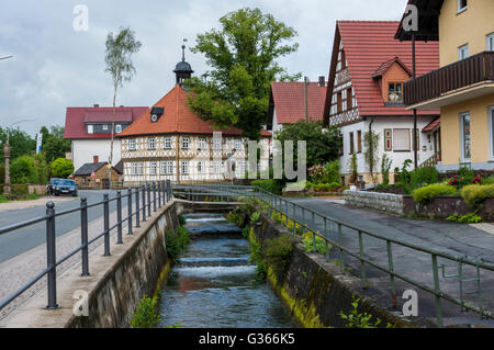 Bad Staffelstein Loffeld, un village de Franconie, Bavière, Allemagne. Banque D'Images