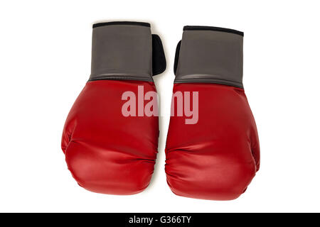 Des gants de boxe sur fond blanc Banque D'Images