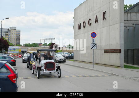 Cracovie, Pologne - 04 juin 2016 : quartier Podgorze, Lipowa street. Musée d'Art Contemporain à Cracovie. Banque D'Images