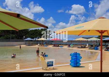 Lagon de l'onde à Waterfront Precinct, Darwin, Territoires du Nord, Australie Banque D'Images