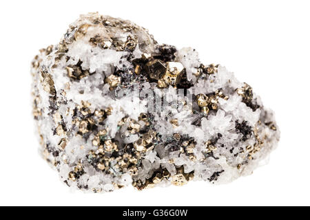 Minéral en pyrite quartz, connu sous le nom de fool's gold, isolé sur fond blanc Banque D'Images