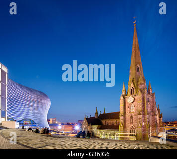 L'église de St Martin dans le Bull Ring à Birmingham England est l'église paroissiale de Birmingham Banque D'Images