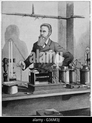 Wilhelm Conrad Rontgen (1845-1923) Physicien allemand, découvre les rayons x, 1895, lauréat du Prix Nobel, 1901, dans son laboratoire. Banque D'Images